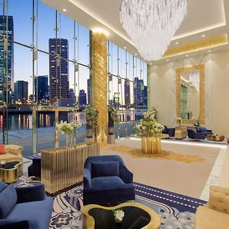 Luxury Hotel Apartment With A Canal View Dubai Eksteriør billede