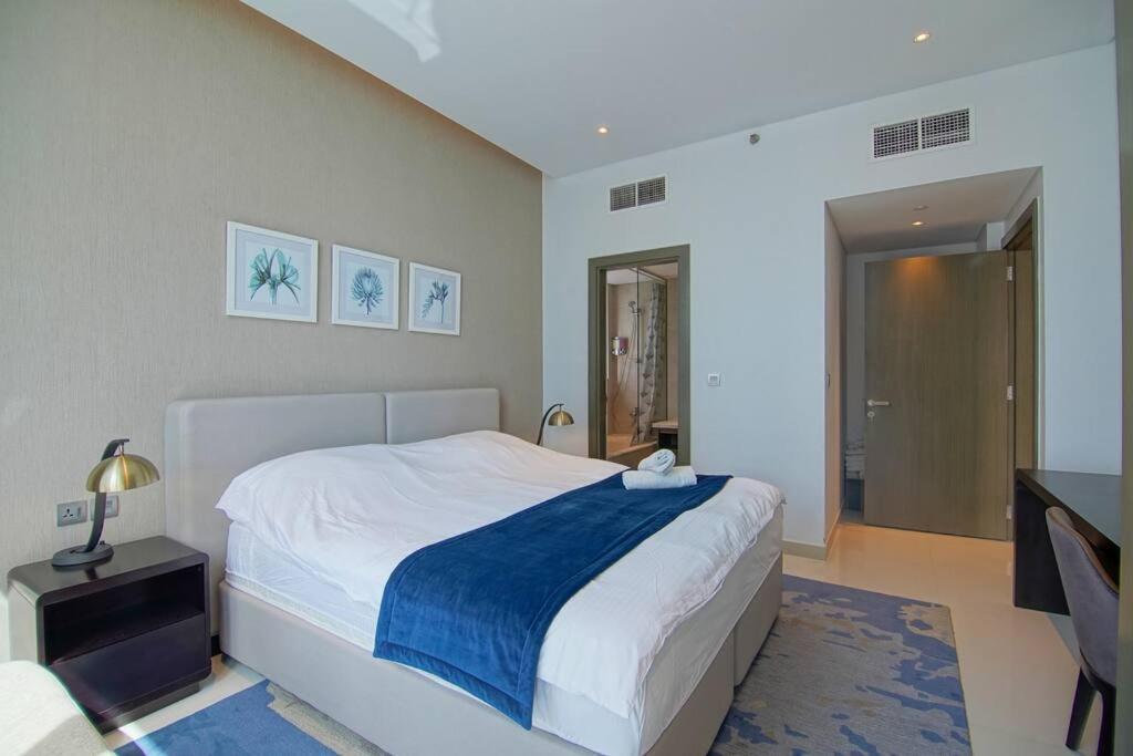 Luxury Hotel Apartment With A Canal View Dubai Eksteriør billede
