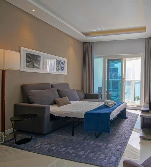 Luxury Hotel Apartment With A Canal View Dubai Eksteriør billede