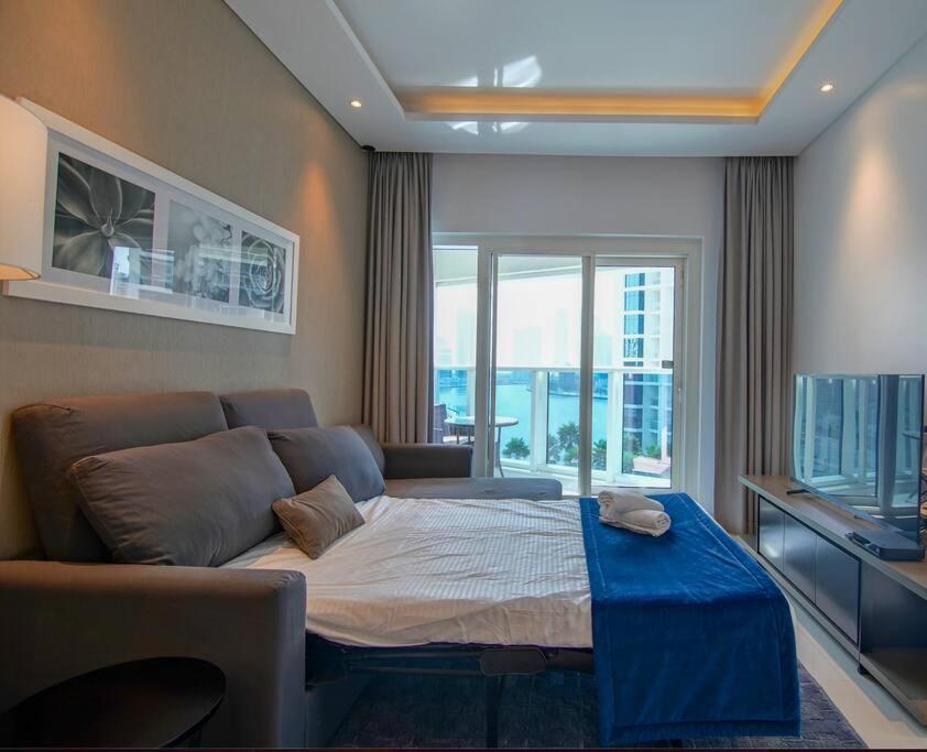 Luxury Hotel Apartment With A Canal View Dubai Eksteriør billede